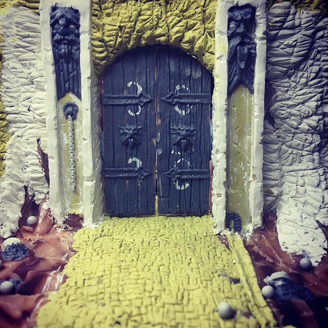 Dwarves Stronghold Workshop Gate. Work in progress. #sculpey #milliput #greenstuff #dwarves #fantasyart #wargameterrain #warhammer #oldham@er #dungeonsanddragons #tabletop #miniaturesculpture