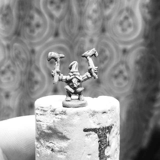 7mm tall 28mm scale Gnome Man Slayer I sculpted for fun. Second pic shows gnome with human sized @forgeofice figure. #gnome #28mm #dungeonsanddragons #faerie #folklore #tabletopminiatures #wargames #warhammer #oldhammer #miniaturesculpting #fantasy #fantasyart