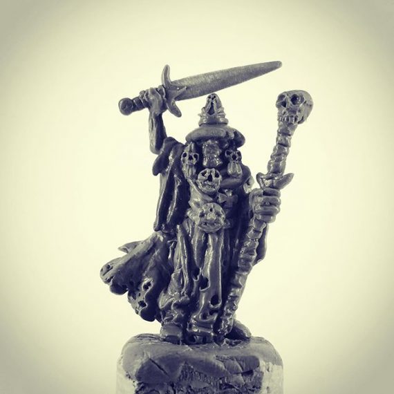 Sculpted this lichemaster. If you’d like to buy the sculpt send me a message :) #28mm #fantasyminiatures #oldhammer #warhammer #scultingminiatures